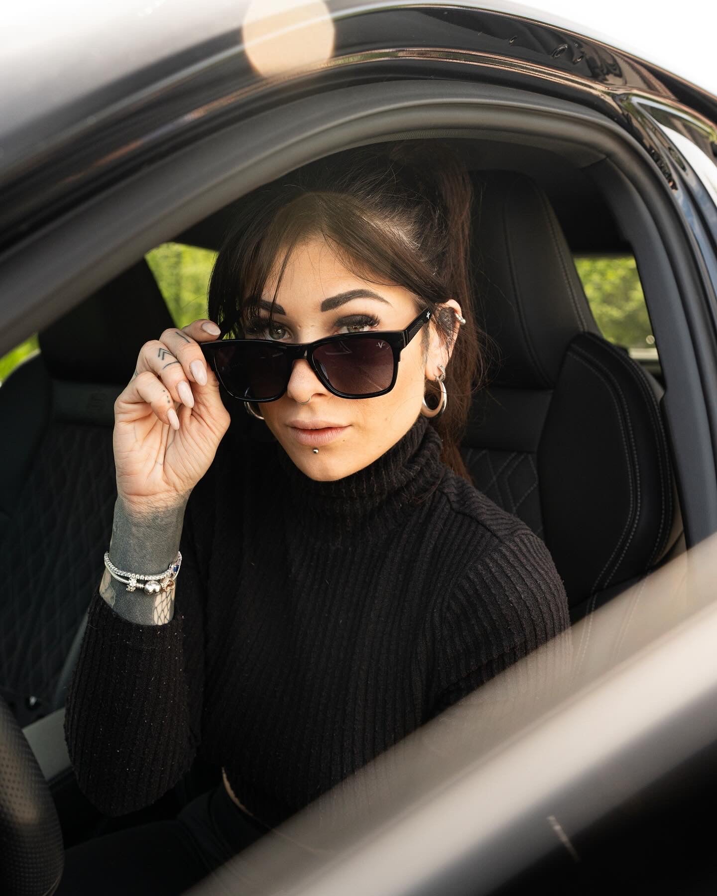 Carbon fiber glasses